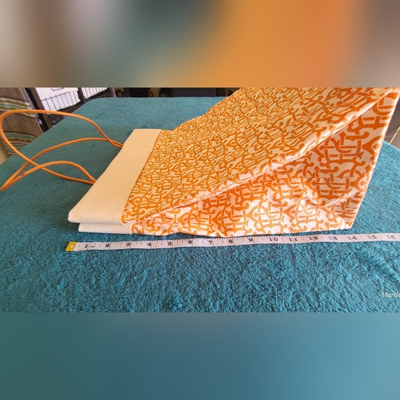 Tory Burch Orange and Cream Tote Bag - Picture 9 of 12